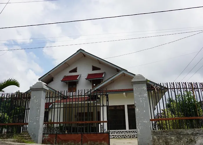 Spot On 93943 Sakinah Homestay Bromo Syariah Near Rest Area Wringinanom